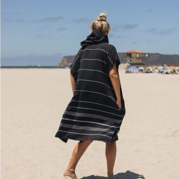 Sand Cloud Black/White Unisex Hooded Poncho - OS - NWOT - Picture 3 of 6